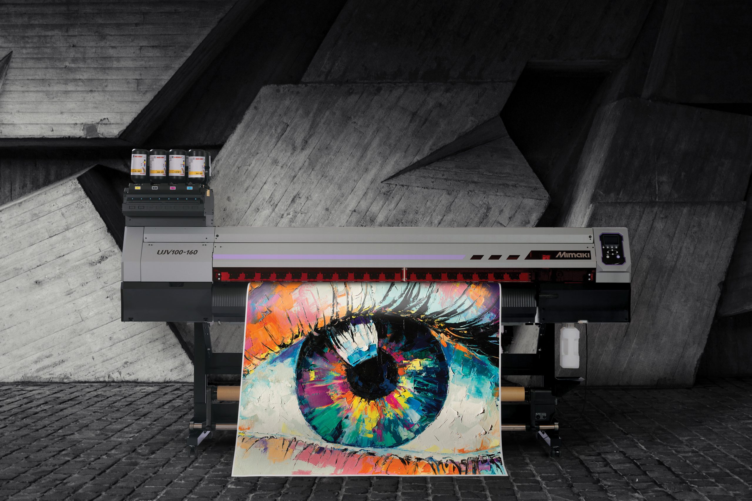 Impresora de gran formato de Amalú Print imprimiendo a todo color